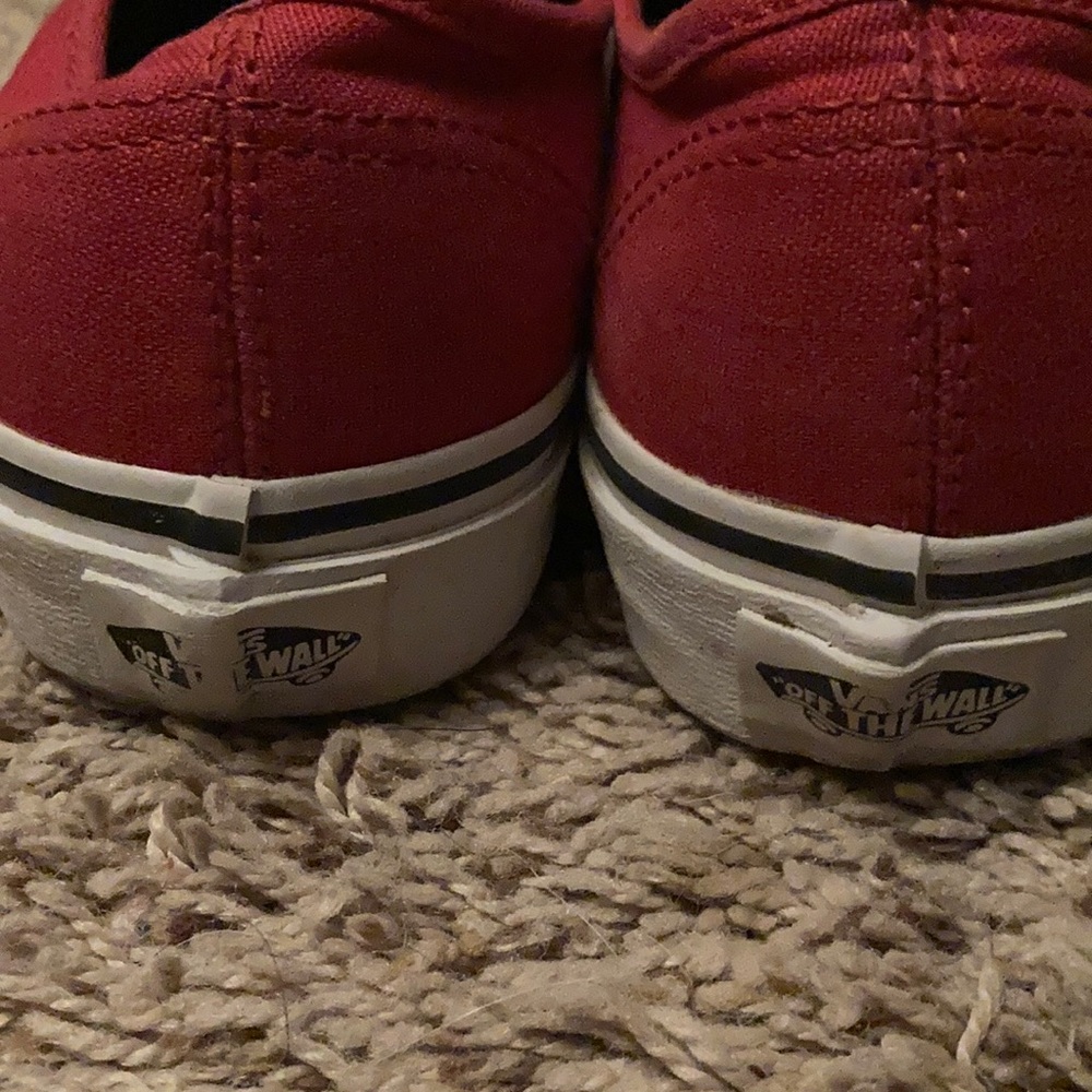 Red vans - Picture 2 of 4
